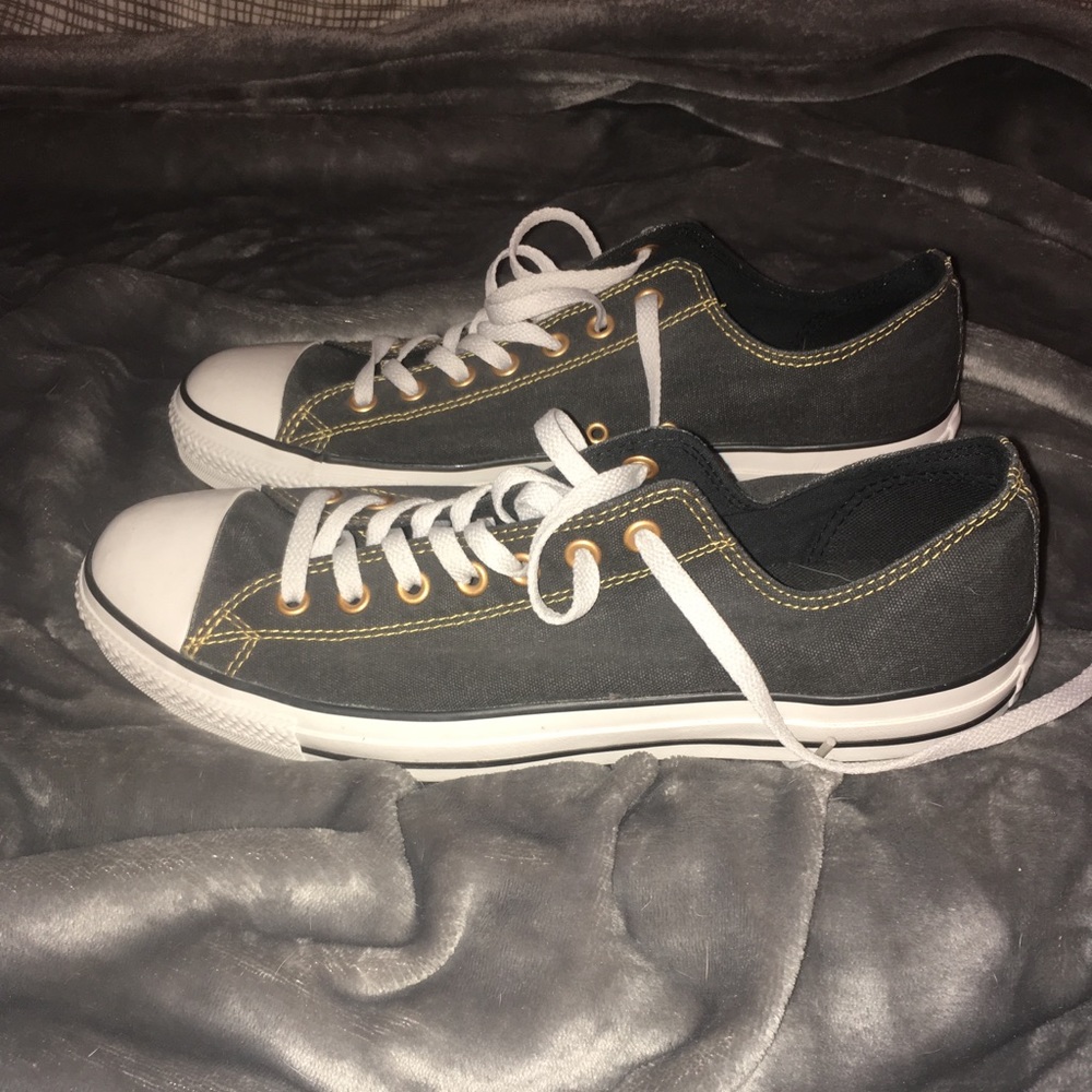 Special Black converse with gold eyelets
